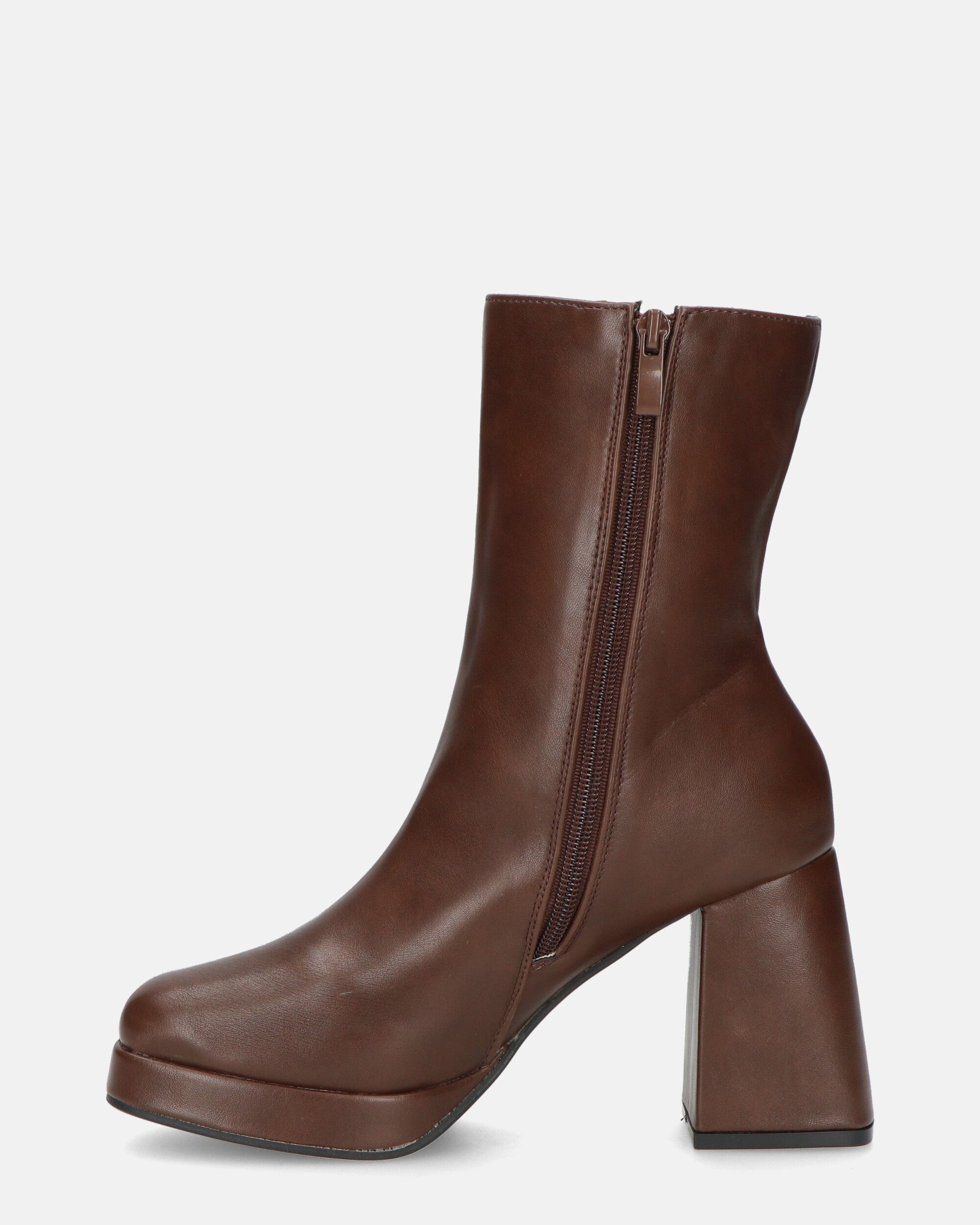 AROA - brown heeled ankle boots with zip