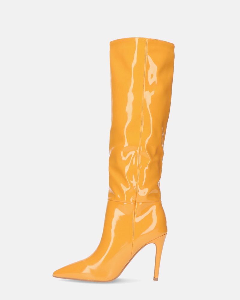 LOLY - orange glassy heel boot